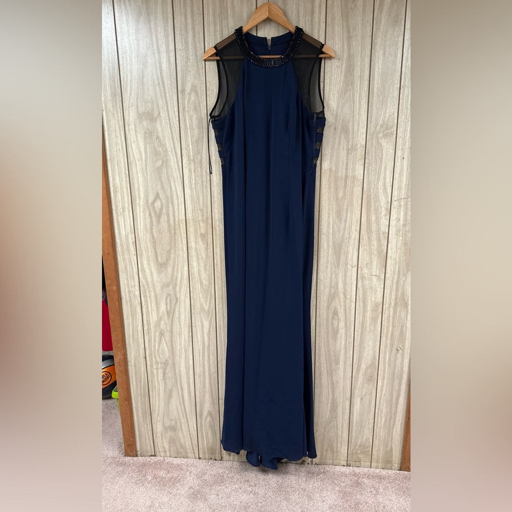 Carmen Marc Valvo Navy Blue Sleeveless Gown